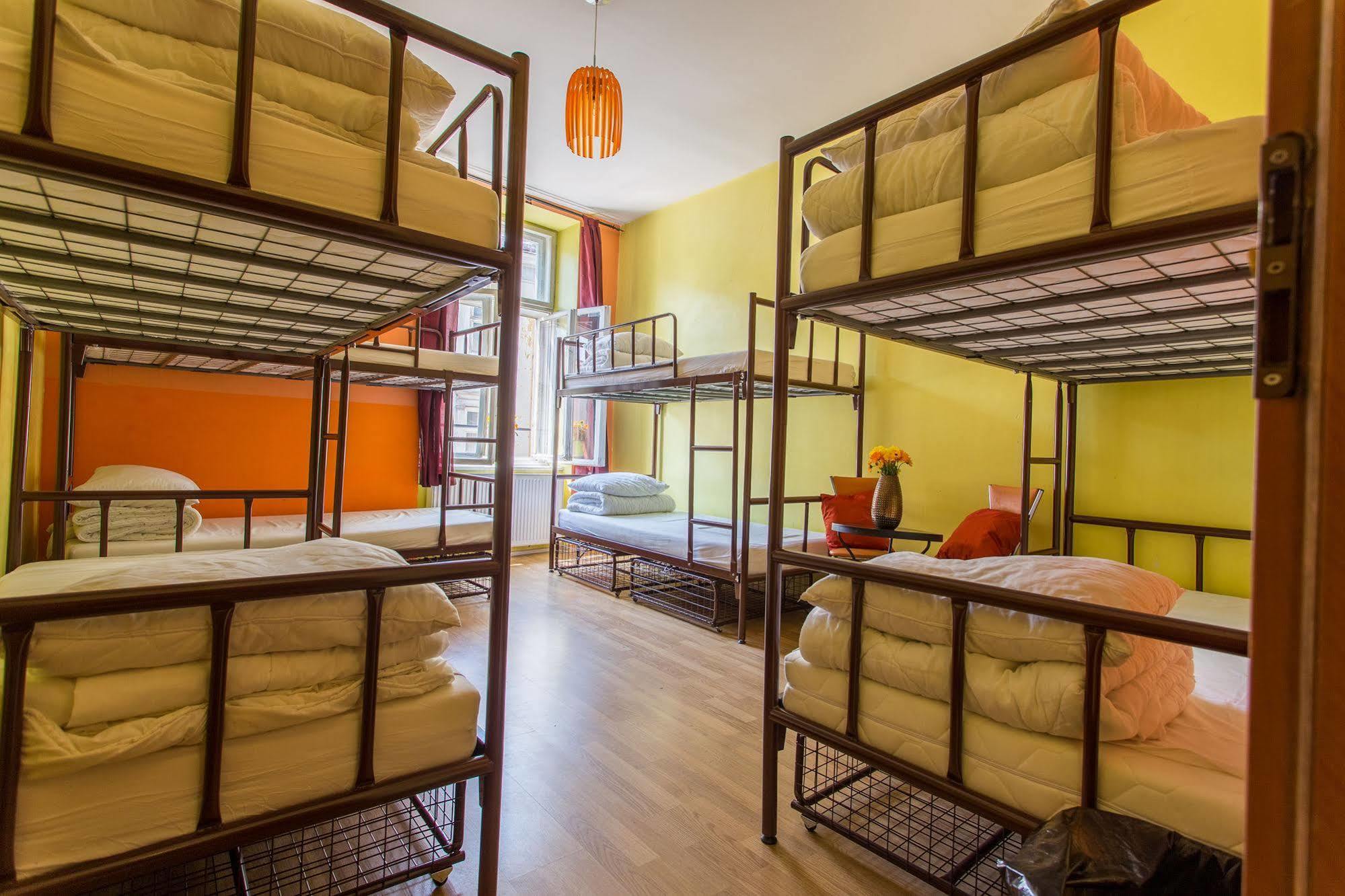 Let'S Rock Party Hostel! Age Limit From 18 Until 40! Красков Екстериор снимка